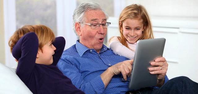 Teaching Tech toAbuelitos Teaching Tech toAbuelitos